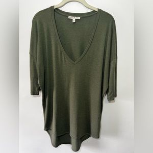 Express, one-eleven comfort collection, army green 3/4 sleeve, M